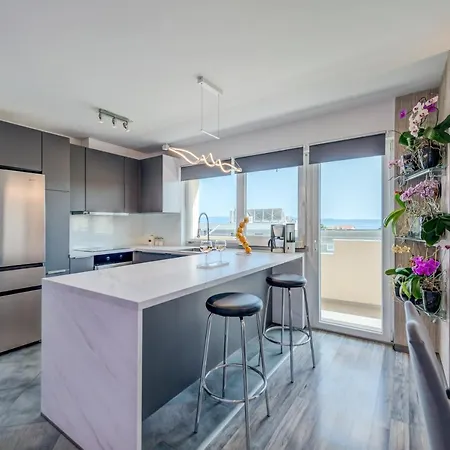 Summer Orchid - Spacious Duplex By The & Ps5 * Stobreč