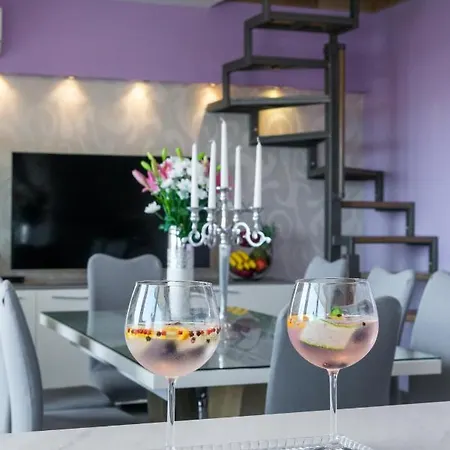 Summer Orchid - Spacious Duplex By The & Ps5 شقة Stobreč