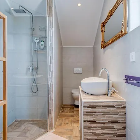 Summer Orchid - Spacious Duplex By The & Ps5 アパート *